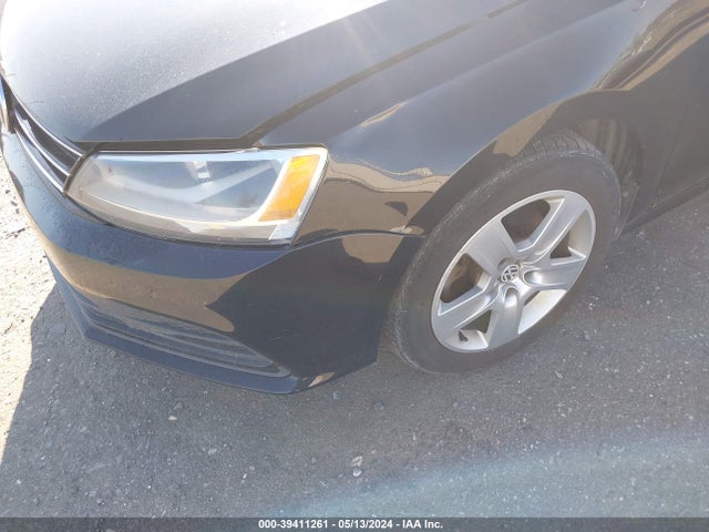 3VWLA7AJ0FM285280 Volkswagen Jetta 2.0l Tdi Se