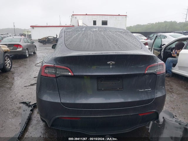 Tesla Model Y Long Range Dual Motor All-wheel Drive 2022 7SAYGAEE7NF515744 Image 17