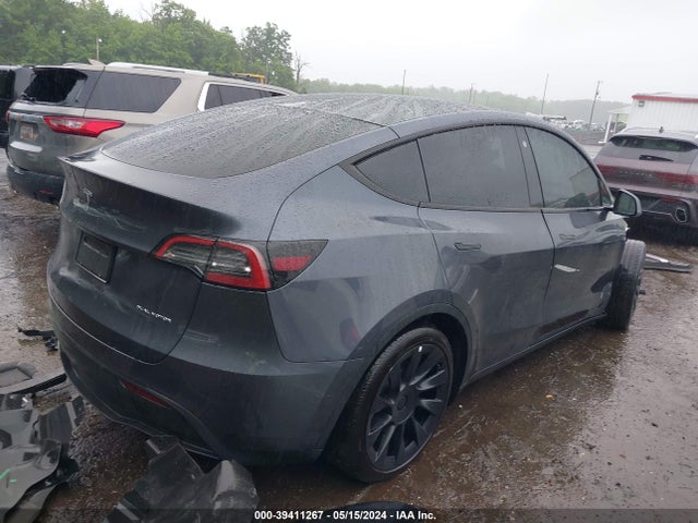 Tesla Model Y Long Range Dual Motor All-wheel Drive 2022 7SAYGAEE7NF515744 Image 4