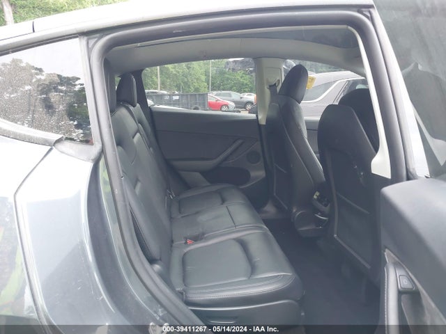 Tesla Model Y Long Range Dual Motor All-wheel Drive 2022 7SAYGAEE7NF515744 Image 8