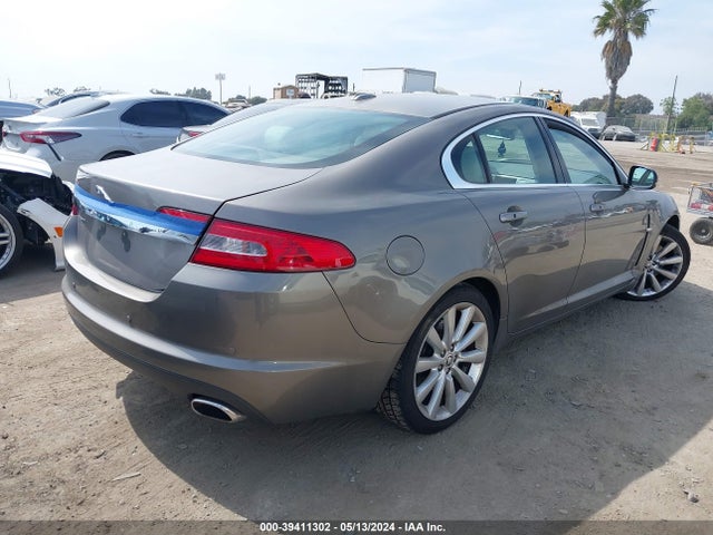 2011 JAGUAR XF SAJWA0GB9BLR82158 Photo 3