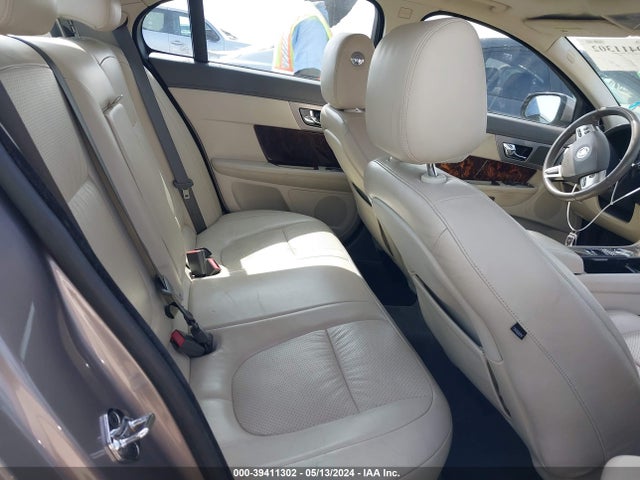2011 JAGUAR XF SAJWA0GB9BLR82158 Photo 7