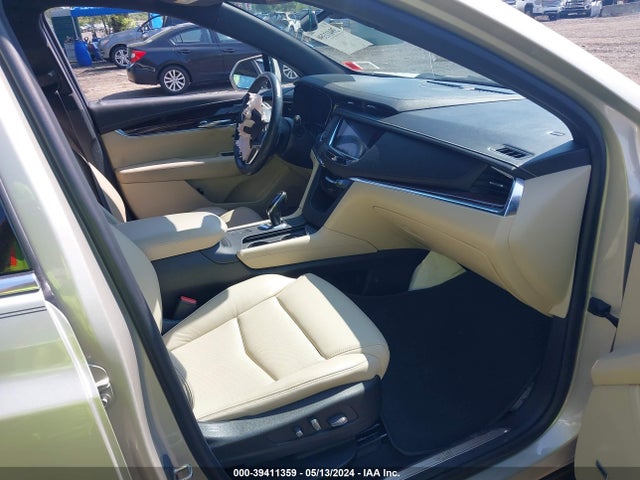 1GYKNBRS6HZ163084 Cadillac XT5 LUXURY