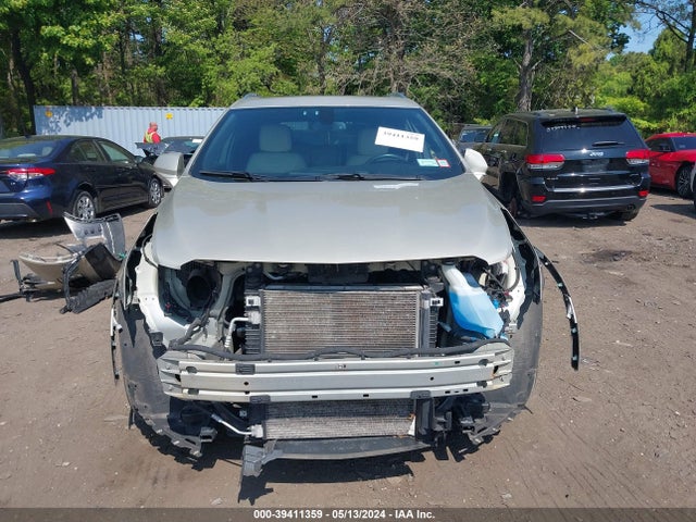 1GYKNBRS6HZ163084 Cadillac XT5 LUXURY
