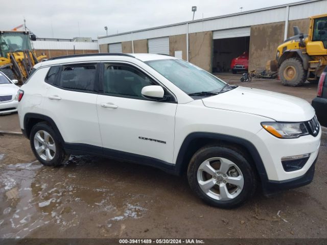 3C4NJCBB0JT486980 Jeep Compass Latitude Fwd