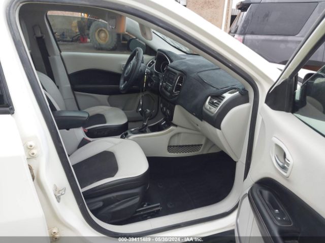 3C4NJCBB0JT486980 Jeep Compass Latitude Fwd
