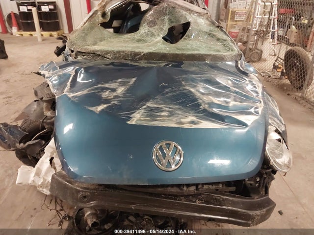 Volkswagen Beetle 2018 3VWFD7AT8JM705379 Image 6