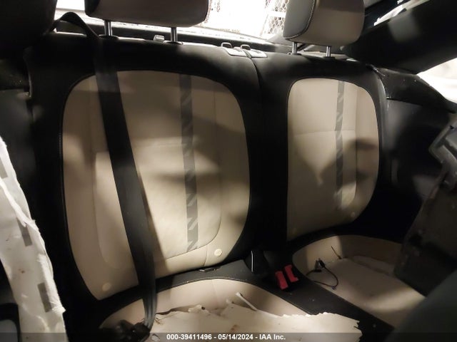 Volkswagen Beetle 2018 3VWFD7AT8JM705379 Image 8