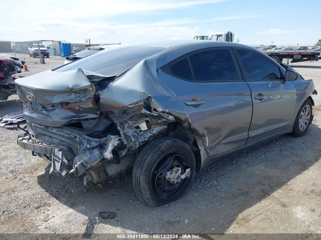 Hyundai ELANTRA SE 2018 KMHD74LF2JU449920 Image 4