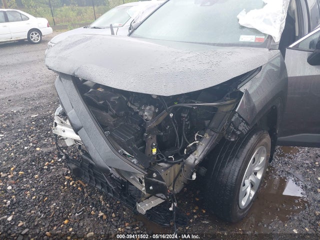 Toyota RAV4 LE 2019 2T3F1RFV2KC057718 Image 6