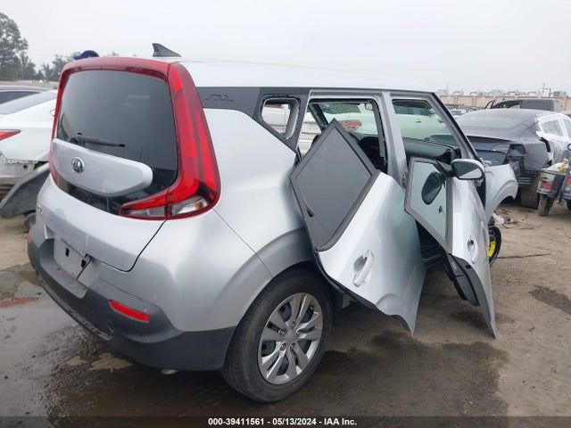 KIA SOUL LX 2021 KNDJ23AU8M7739387 Image 4