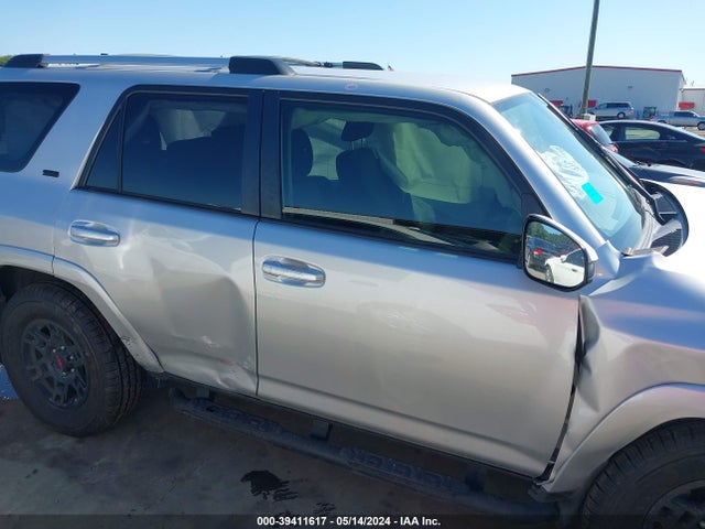 Toyota 4RUNNER SR5 2021 JTEEU5JR4M5237227 Image 14