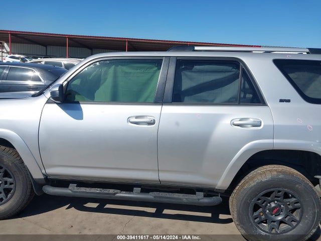Toyota 4RUNNER SR5 2021 JTEEU5JR4M5237227 Image 15