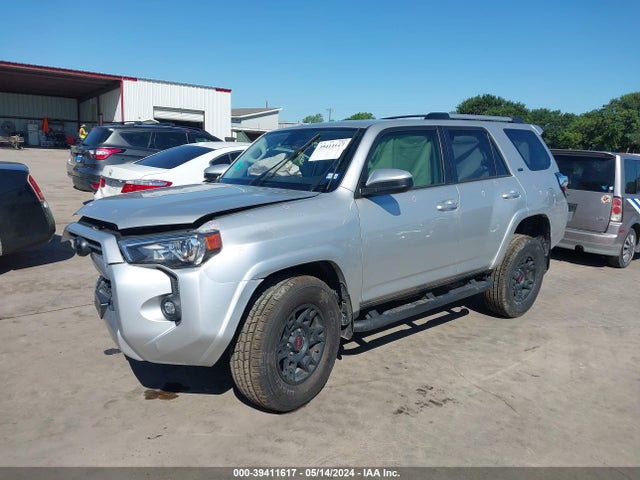 Toyota 4RUNNER SR5 2021 JTEEU5JR4M5237227 Image 2