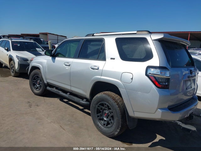 Toyota 4RUNNER SR5 2021 JTEEU5JR4M5237227 Image 3