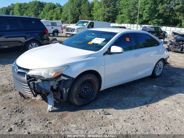 Toyota CAMRY LE 2015 4T1BF1FK5FU009697 Image 2