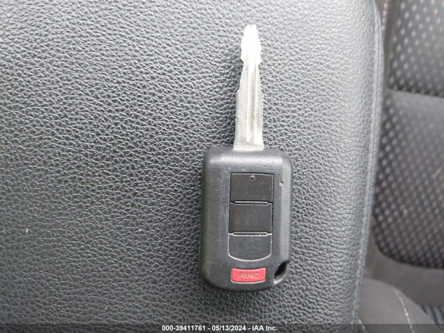 JA4AD2A36JZ051233 Mitsubishi Outlander Es