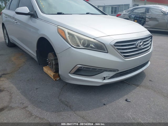 Hyundai SONATA SE 2015 5NPE24AF5FH164947 Image 12