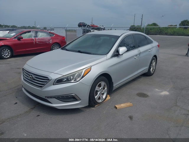Hyundai SONATA SE 2015 5NPE24AF5FH164947 Image 2