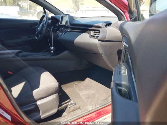 NMTKHMBX1JR032844 Toyota C-hr Xle Premium