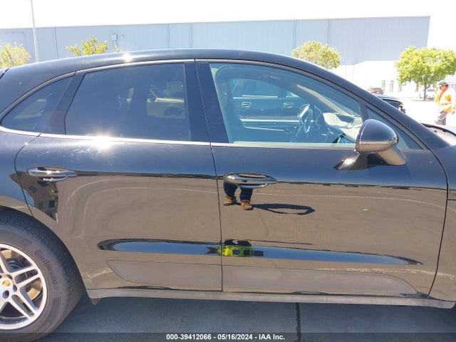 Porsche Macan 2021 WP1AA2A59MLB12306 Image 13