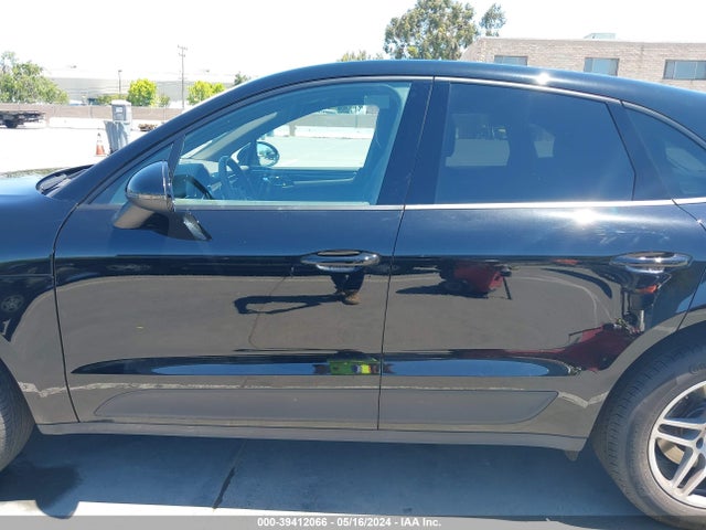 Porsche Macan 2021 WP1AA2A59MLB12306 Image 14