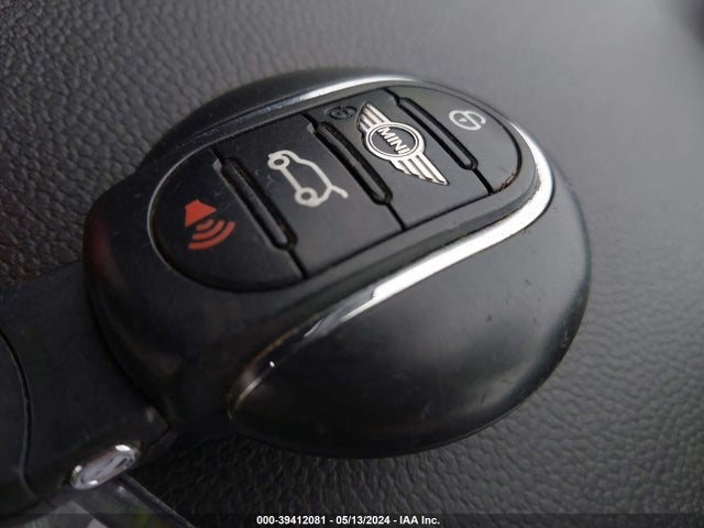 2017 MINI CONVERTIBLE WMWWH9C55H3A78086 Photo 10