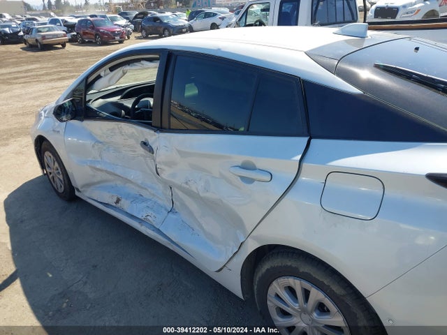 Toyota Prius Le 2021 JTDKAMFUXM3137815 Image 6