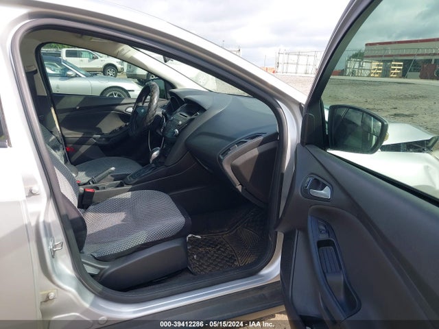 Ford FOCUS SE 2016 1FADP3F23GL355251 Image 5