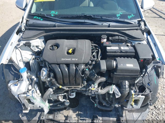 Hyundai ELANTRA SE 2017 5NPD74LF2HH113239 Image 10