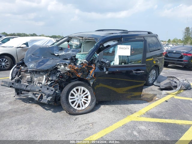 Toyota Sienna Xle 8 Passenger 2015 5TDYK3DC2FS535758 Image 2