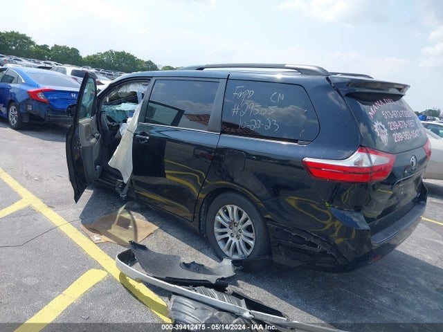 Toyota Sienna Xle 8 Passenger 2015 5TDYK3DC2FS535758 Image 3