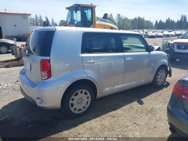 JTLZE4FE1FJ077003 Scion XB