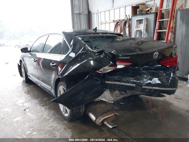 1VWCT7A39FC041236 Volkswagen Passat 1.8t Sel Premium