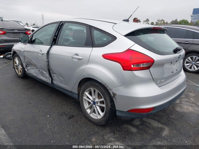 Ford FOCUS SE 2015 1FADP3K28FL288845 Image 3