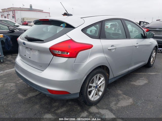 Ford FOCUS SE 2015 1FADP3K28FL288845 Image 4