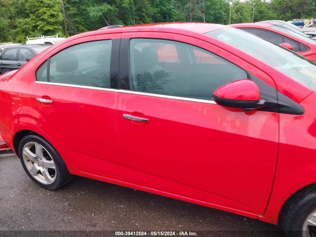 Chevrolet Sonic Ltz Auto 2015 1G1JE5SB6F4211845 Image 14