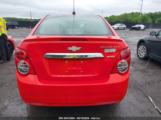 Chevrolet Sonic Ltz Auto 2015 1G1JE5SB6F4211845 Image 17
