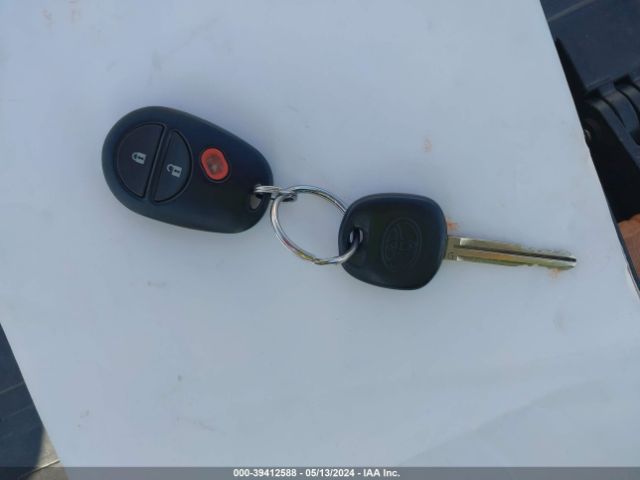 5TFUM5F16EX051763 Toyota Tundra Sr5 4.6l V8