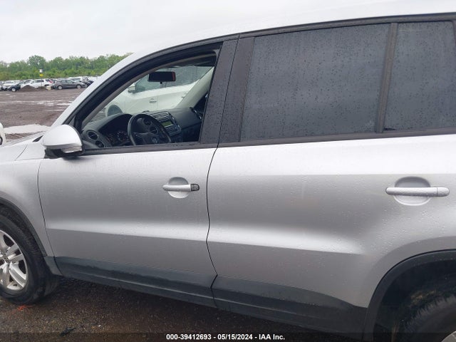 WVGAV3AX0EW576187 Volkswagen TIGUAN S