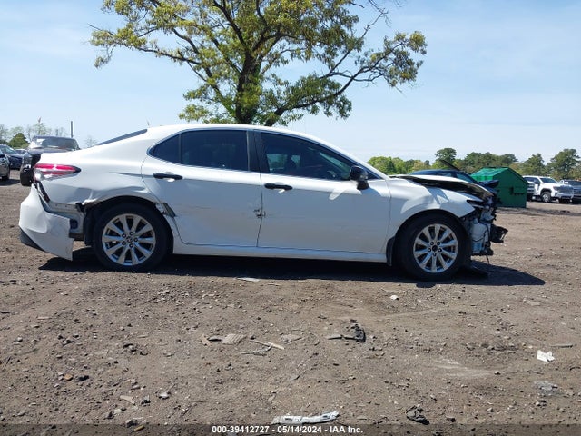 Toyota CAMRY LE 2020 4T1C11AK0LU393233 Image 13