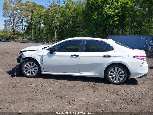 Toyota CAMRY LE 2020 4T1C11AK0LU393233 Image 14
