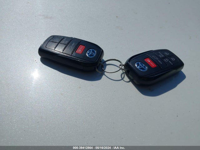 Toyota SIENNA XLE 2023 5TDYRKEC0PS161446 Image 11