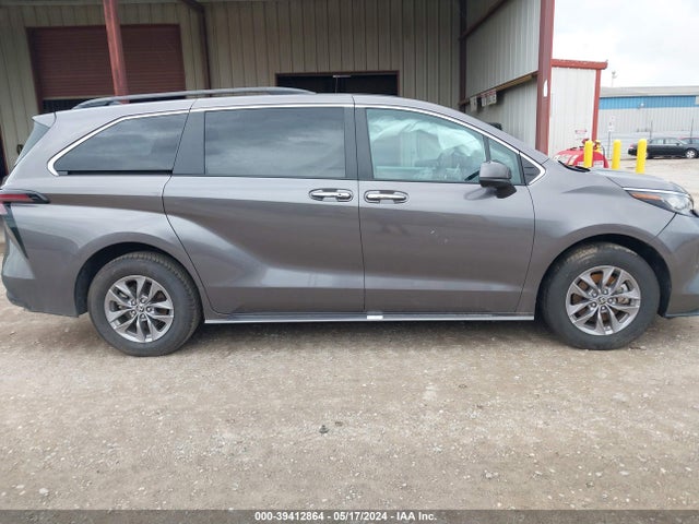 Toyota SIENNA XLE 2023 5TDYRKEC0PS161446 Image 13