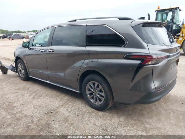 Toyota SIENNA XLE 2023 5TDYRKEC0PS161446 Image 3