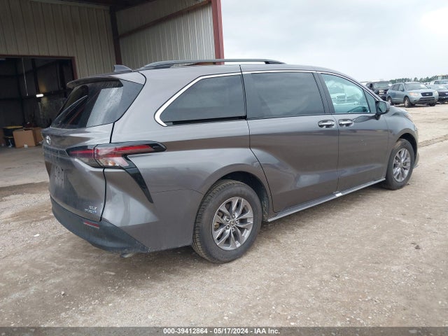 Toyota SIENNA XLE 2023 5TDYRKEC0PS161446 Image 4