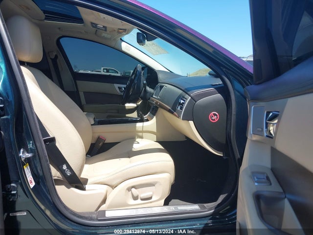 2013 JAGUAR XF SAJWA0ES0DPS74928 Photo 4