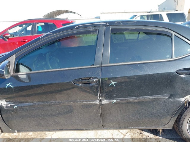 Toyota COROLLA LE 2018 5YFBURHE0JP777013 Image 15