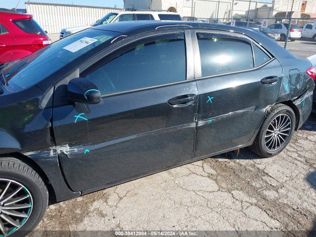 Toyota COROLLA LE 2018 5YFBURHE0JP777013 Image 18
