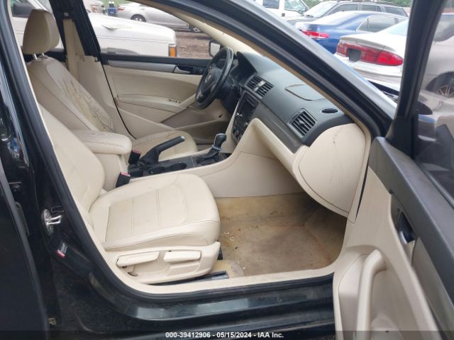 1VWAS7A38FC074819 Volkswagen Passat 1.8t Limited Edition